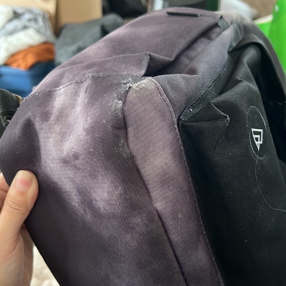 Backpack ripzone with ipad or laptop compartment inside - Picture 8 of 9